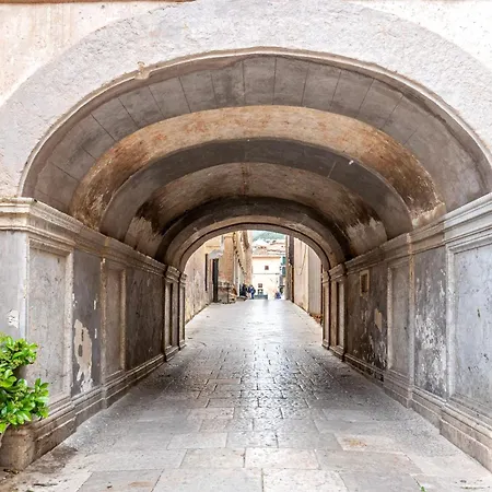 Ai Vicoli Ciambra's Alley By Wonderful Italy モンレアーレ