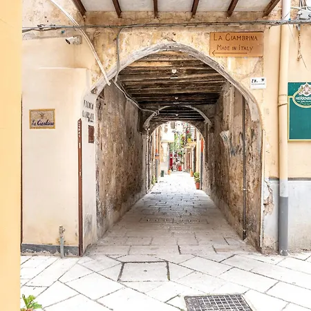 Guest house Ai Vicoli Ciambra's Alley By Wonderful Italy